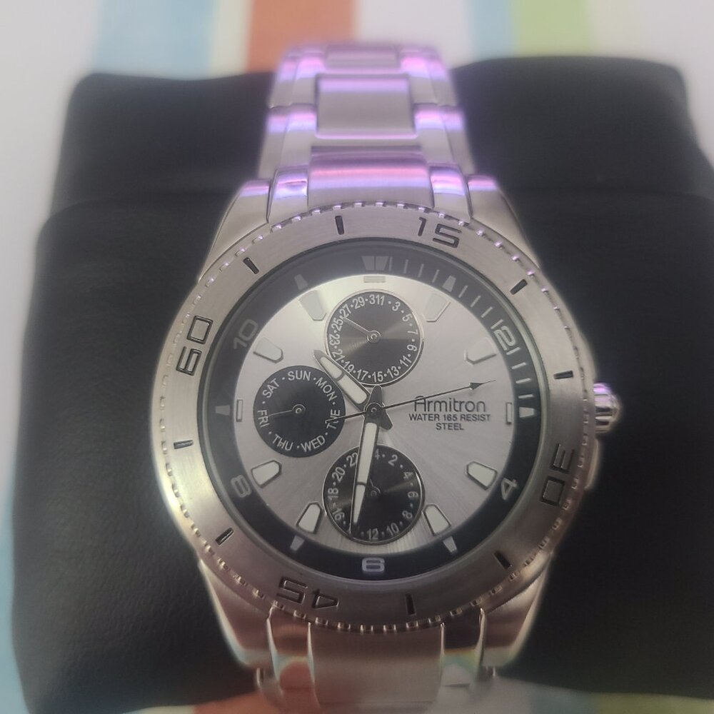 Armitron watch - Picture 2 of 4